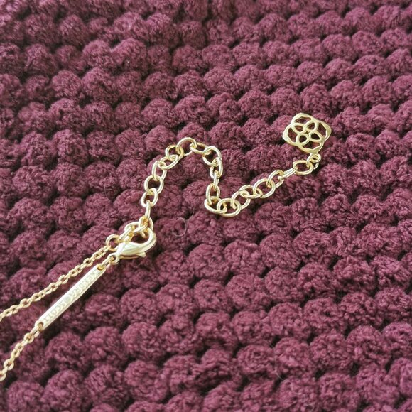 Kendra Scott Gold Filigree Elisa Gold Pendant Necklace NEW WITH POUCH - Picture 2 of 3